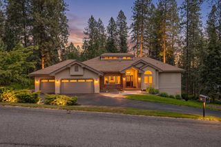 8912 N Oakland Rd, Newman Lake, WA 99025