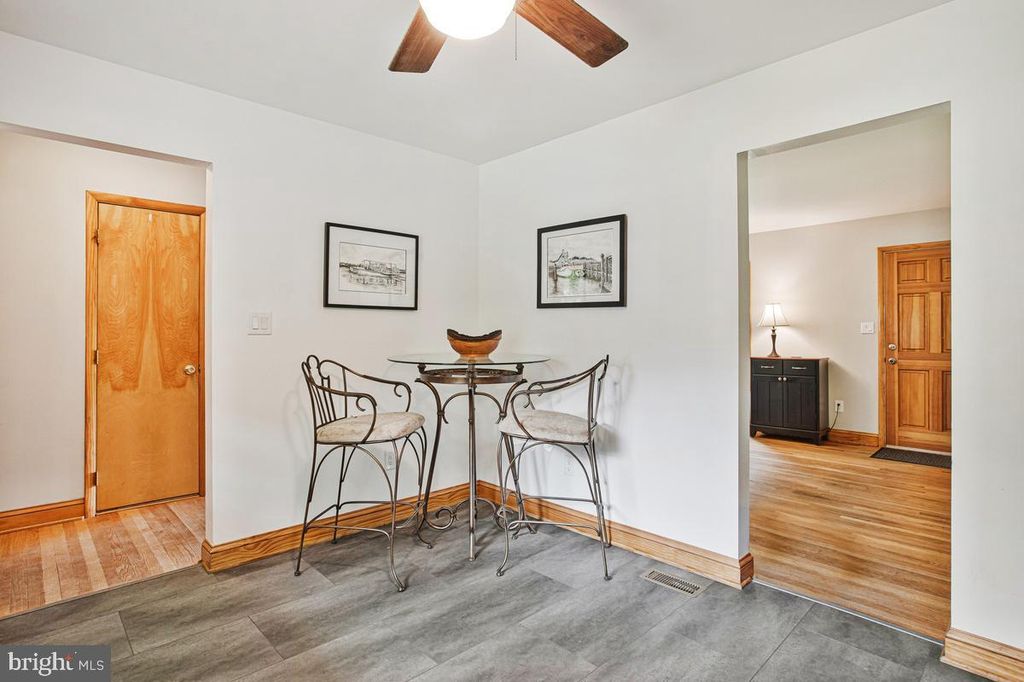 Image 13 of property listing at 8408 MARYLAND RD, Pasadena, MD 21122