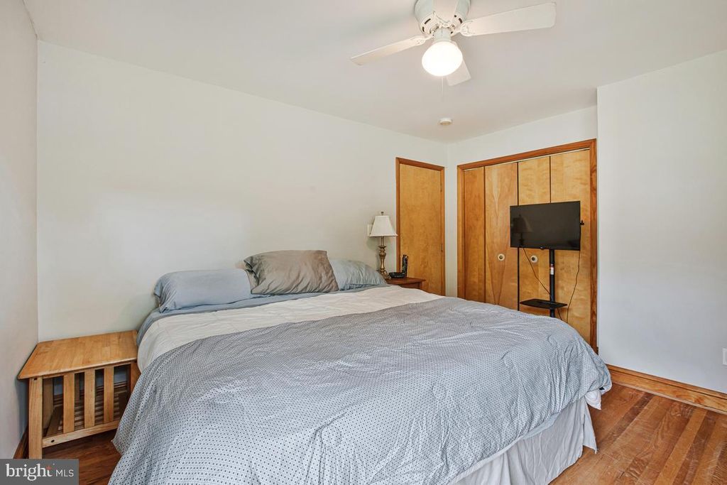 Image 18 of property listing at 8408 MARYLAND RD, Pasadena, MD 21122