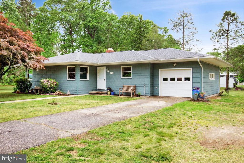 Image 2 of property listing at 8408 MARYLAND RD, Pasadena, MD 21122
