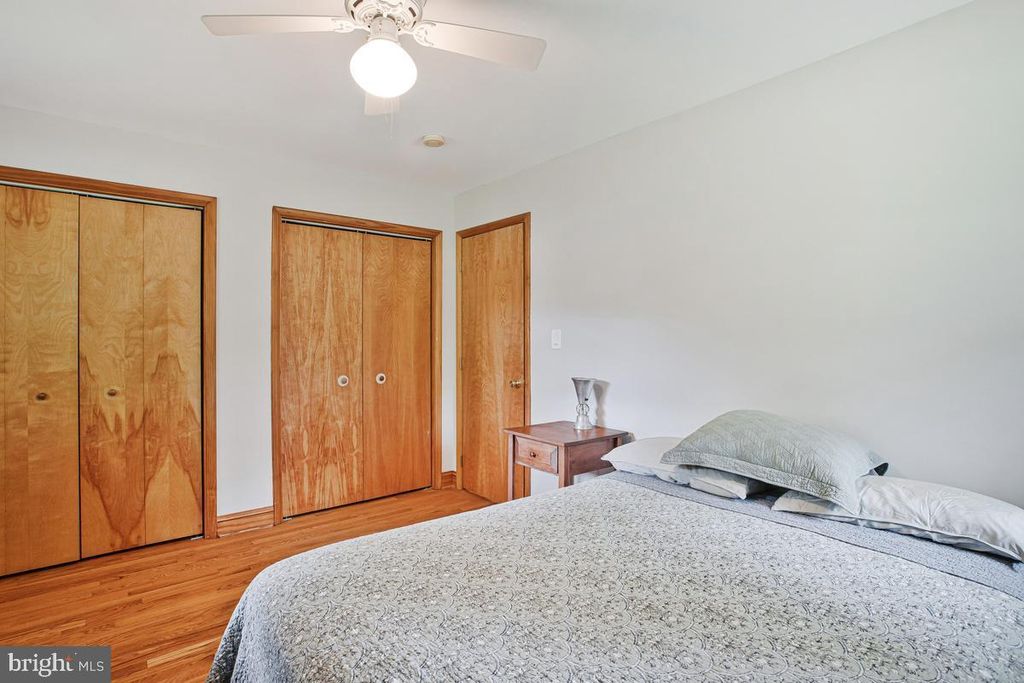 Image 25 of property listing at 8408 MARYLAND RD, Pasadena, MD 21122