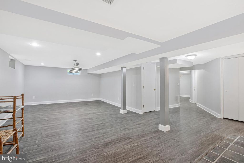 Image 27 of property listing at 8408 MARYLAND RD, Pasadena, MD 21122