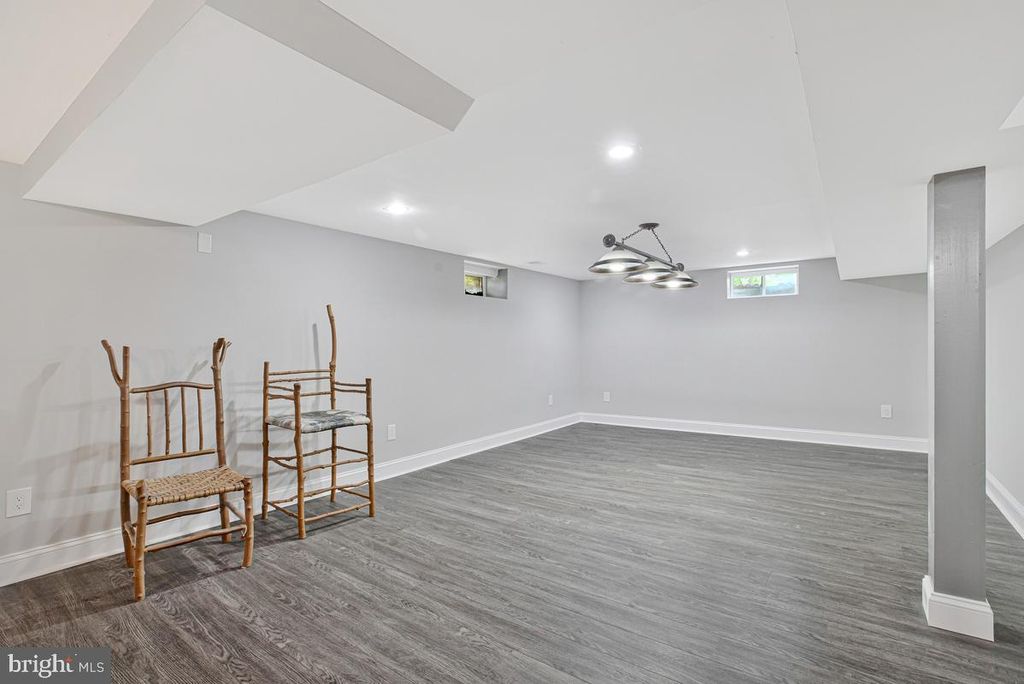 Image 29 of property listing at 8408 MARYLAND RD, Pasadena, MD 21122