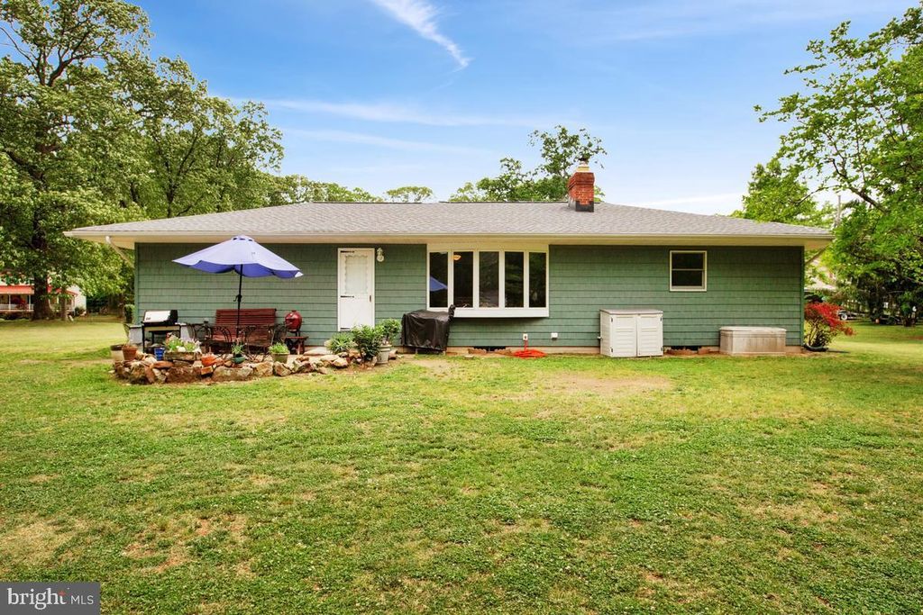 Image 37 of property listing at 8408 MARYLAND RD, Pasadena, MD 21122