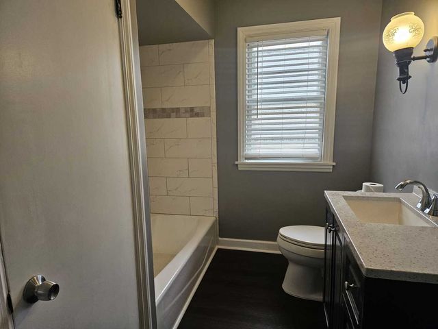 45 N Wisconsin Avenue N, Addison, IL 60101