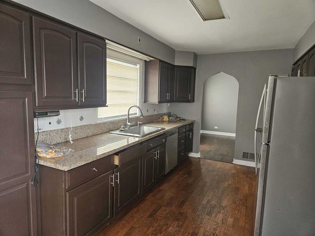 45 N Wisconsin Avenue N, Addison, IL 60101