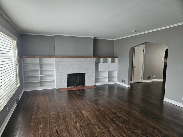 45 N Wisconsin Avenue N, Addison, IL 60101