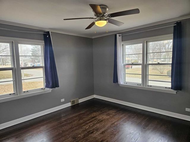 45 N Wisconsin Avenue N, Addison, IL 60101