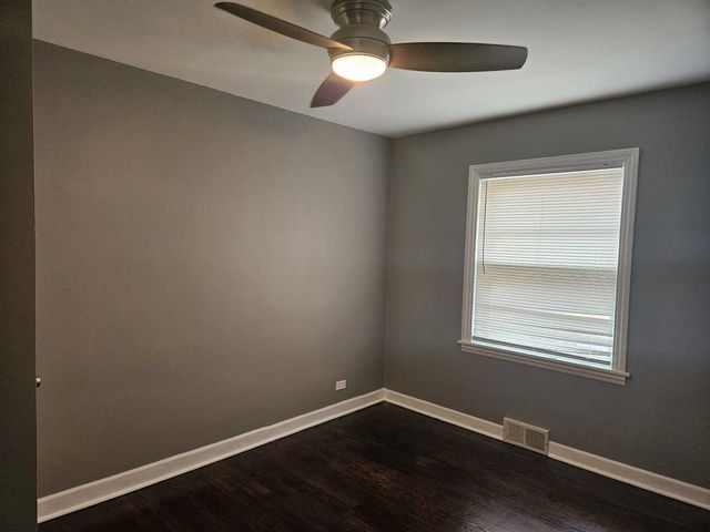 45 N Wisconsin Avenue N, Addison, IL 60101