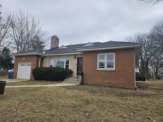 45 N Wisconsin Avenue N, Addison, IL 60101