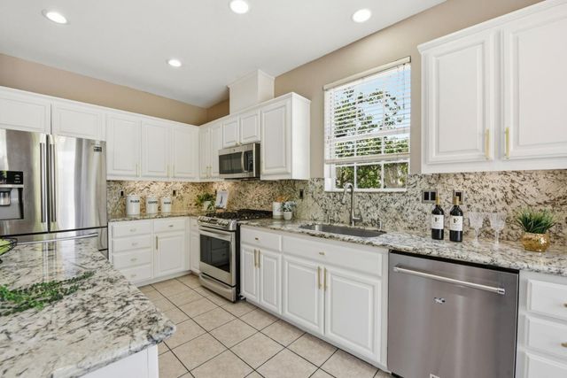34341 Sandburg Drive, Union City, CA 94587