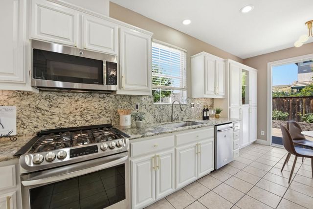 34341 Sandburg Drive, Union City, CA 94587
