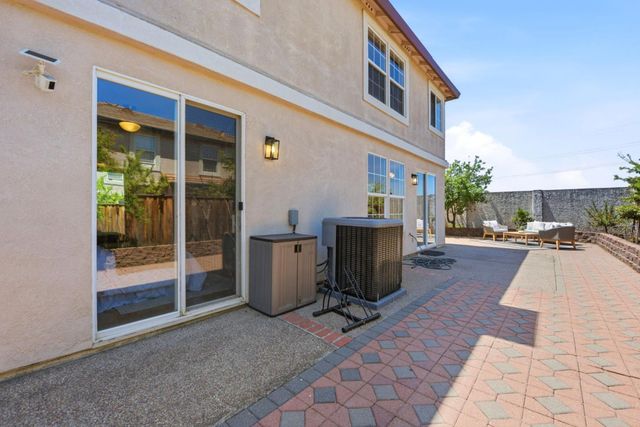34341 Sandburg Drive, Union City, CA 94587