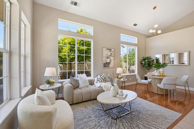 34341 Sandburg Drive, Union City, CA 94587