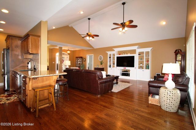 626 Woodland Pass, Mt Washington, KY 40047