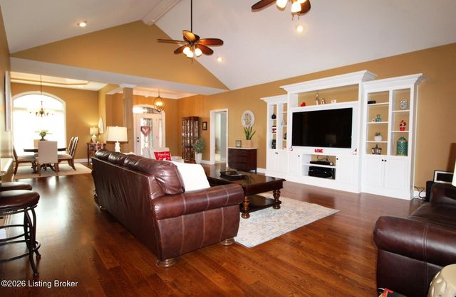 626 Woodland Pass, Mt Washington, KY 40047