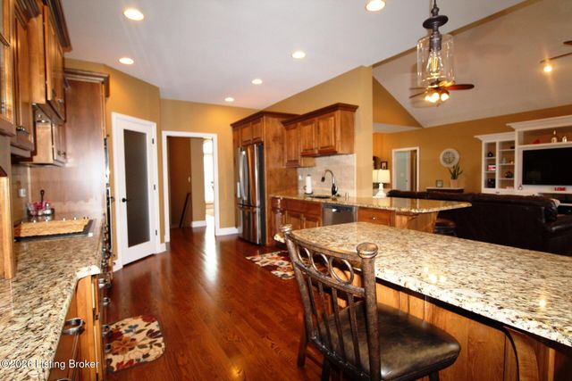 626 Woodland Pass, Mt Washington, KY 40047