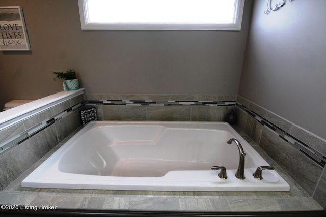 626 Woodland Pass, Mt Washington, KY 40047