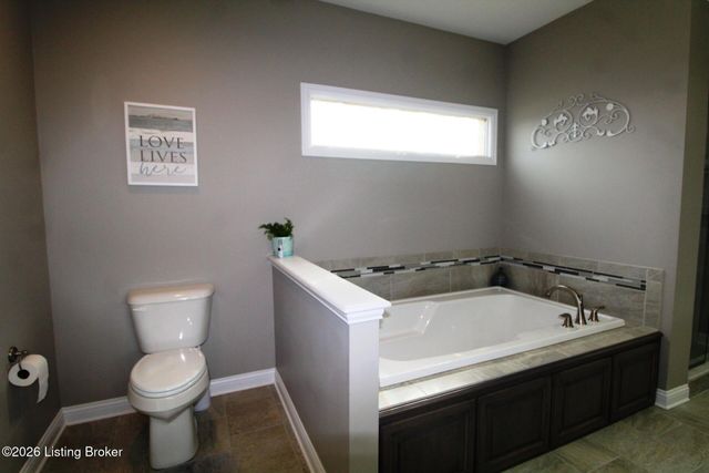 626 Woodland Pass, Mt Washington, KY 40047