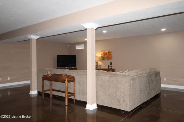 626 Woodland Pass, Mt Washington, KY 40047