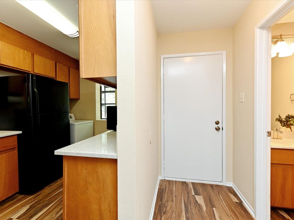 7122 Wood Hollow DR 51, Austin, TX 78731