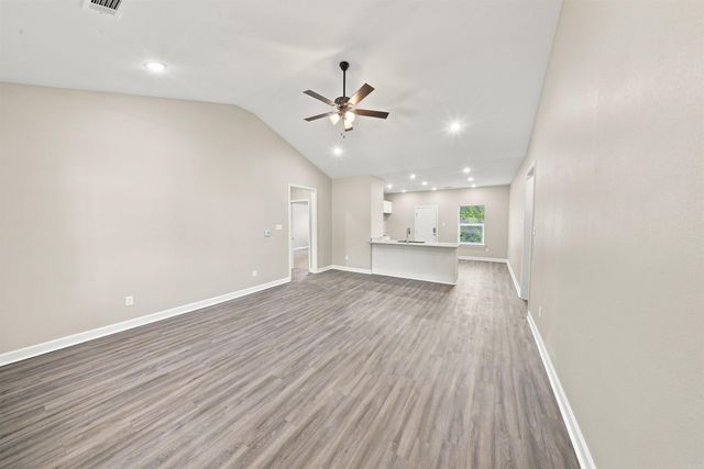 11 British Colonial .5 Drive, Little Rock, AR 72206