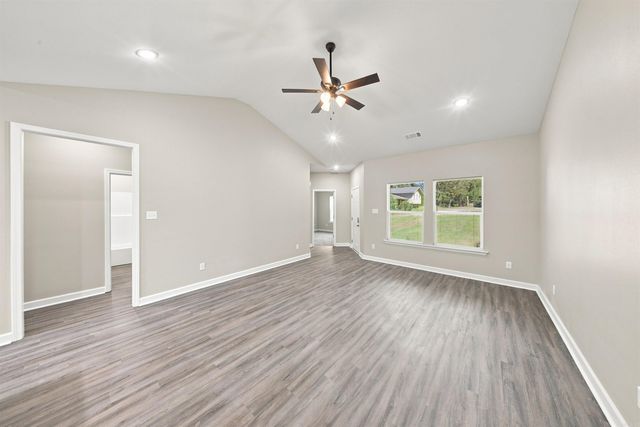 11 British Colonial .5 Drive, Little Rock, AR 72206