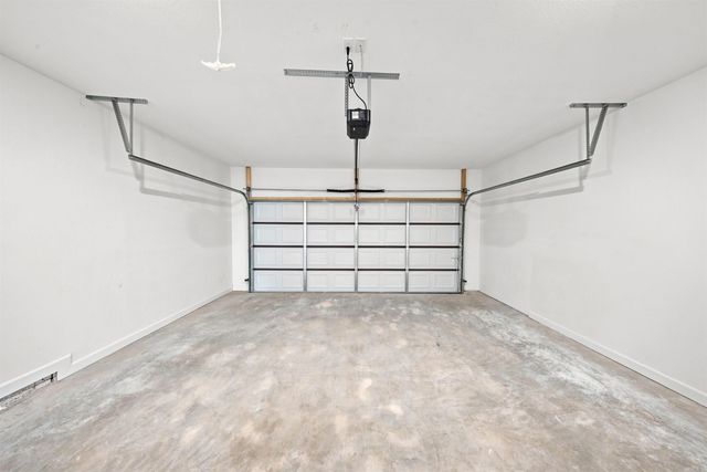 11 British Colonial .5 Drive, Little Rock, AR 72206