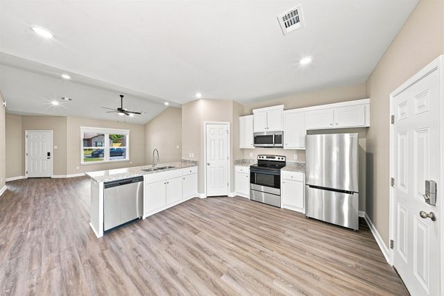 11 British Colonial .5 Drive, Little Rock, AR 72206