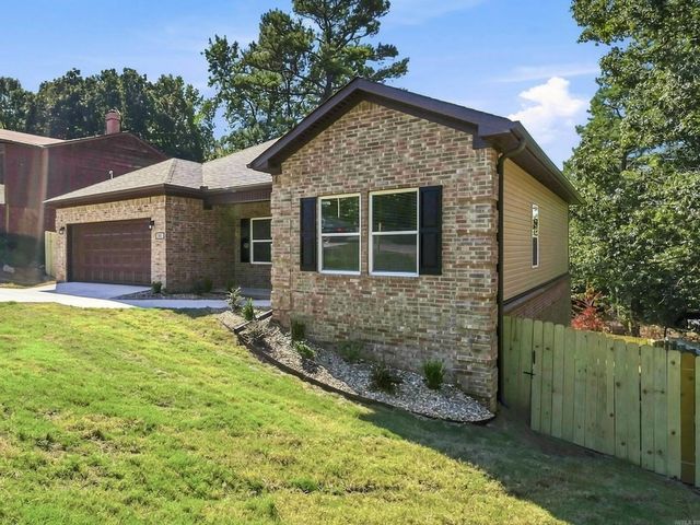 11 British Colonial .5 Drive, Little Rock, AR 72206