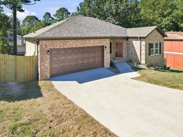 11 British Colonial .5 Drive, Little Rock, AR 72206