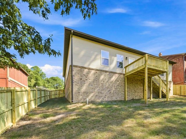11 British Colonial .5 Drive, Little Rock, AR 72206