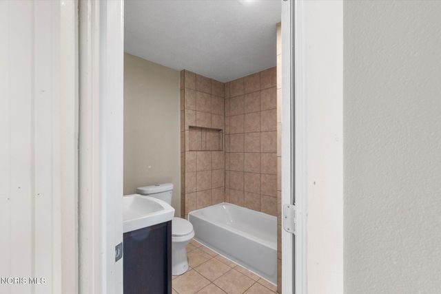 822 Delence Street, Toledo, OH 43605