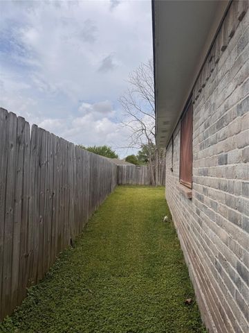 13711 Charidges Court, Houston, TX 77034