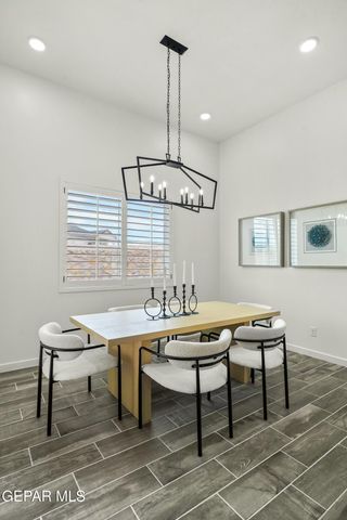 877 Eastwell Drive, El Paso, TX 79928