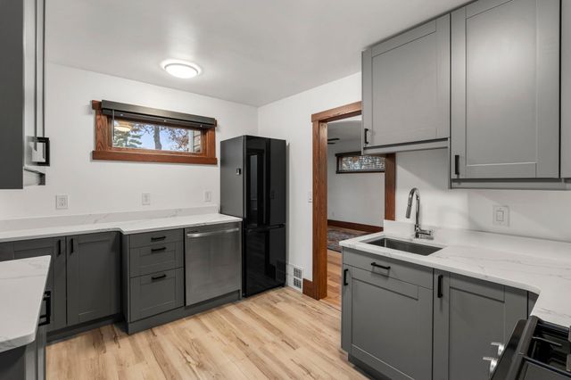 3957 45th Avenue S, Minneapolis, MN 55406