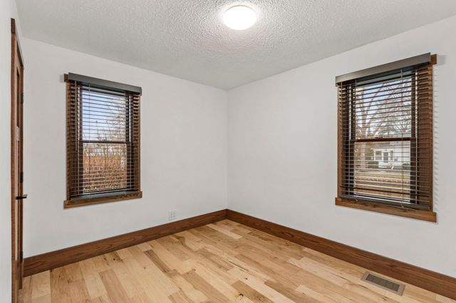 3957 45th Avenue S, Minneapolis, MN 55406