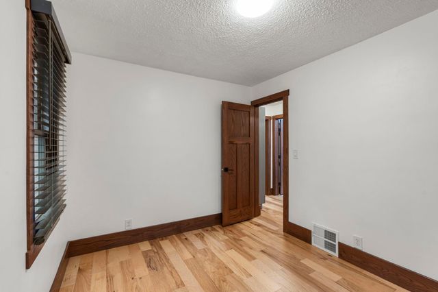 3957 45th Avenue S, Minneapolis, MN 55406