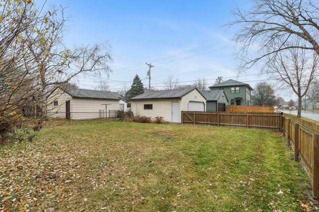 3957 45th Avenue S, Minneapolis, MN 55406