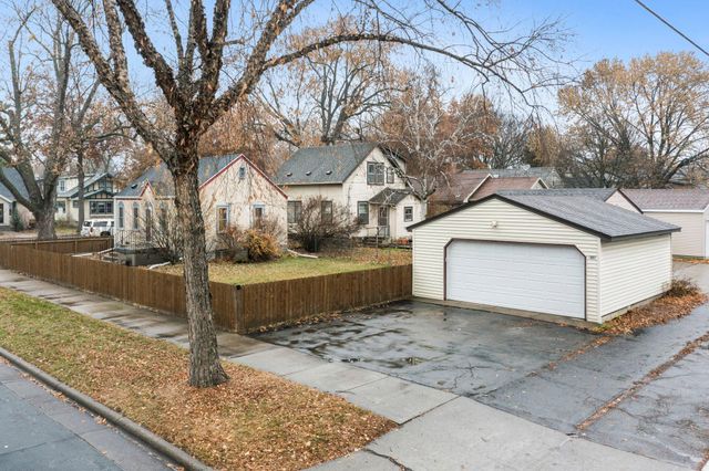 3957 45th Avenue S, Minneapolis, MN 55406