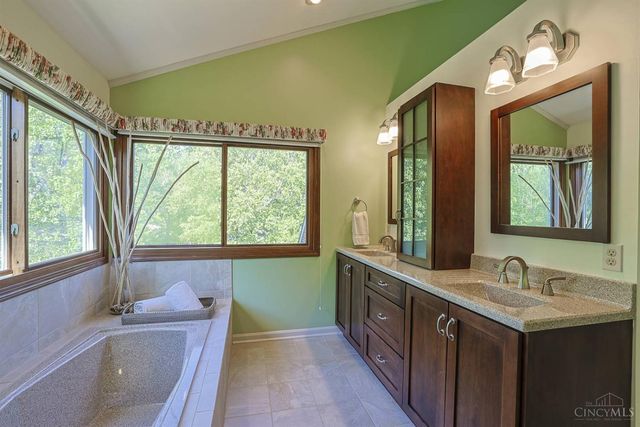 9177 Pinewood Drive, Loveland, OH 45140