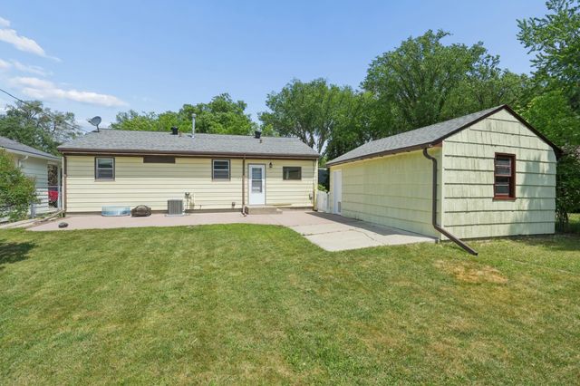 418 20th Avenue N, Fargo, ND 58102
