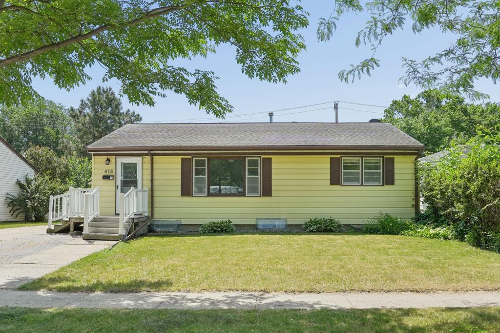 418 20th Avenue N, Fargo, ND 58102