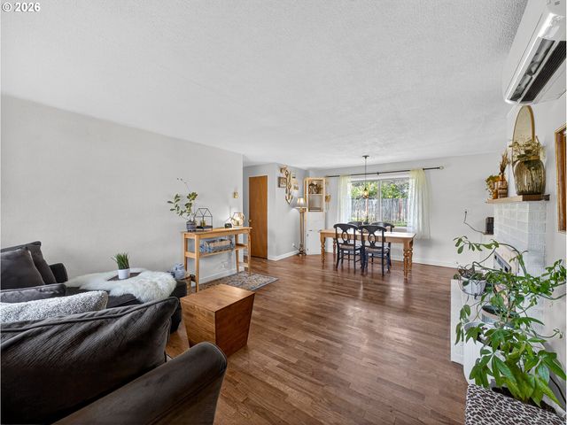 2230 CLEVELAND St, Eugene, OR 97405