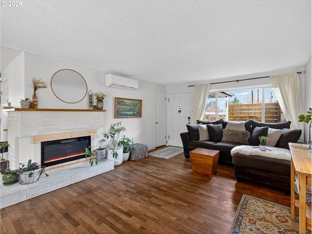 2230 CLEVELAND St, Eugene, OR 97405