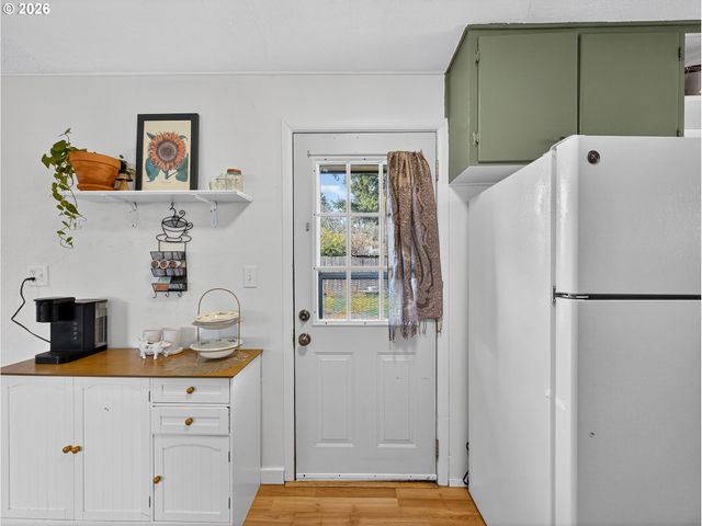 2230 CLEVELAND St, Eugene, OR 97405