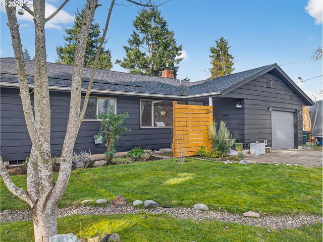 2230 CLEVELAND St, Eugene, OR 97405