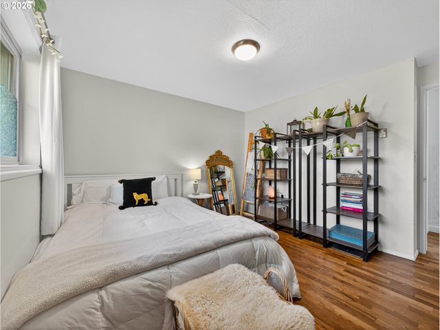 2230 CLEVELAND St, Eugene, OR 97405