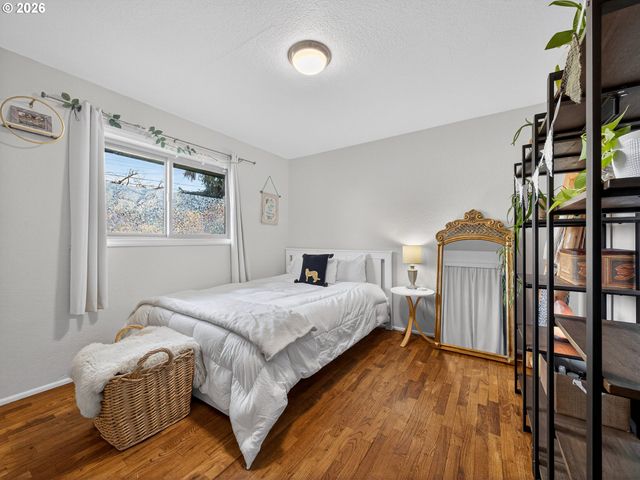 2230 CLEVELAND St, Eugene, OR 97405