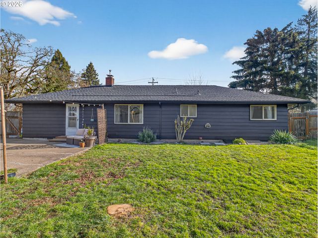 2230 CLEVELAND St, Eugene, OR 97405